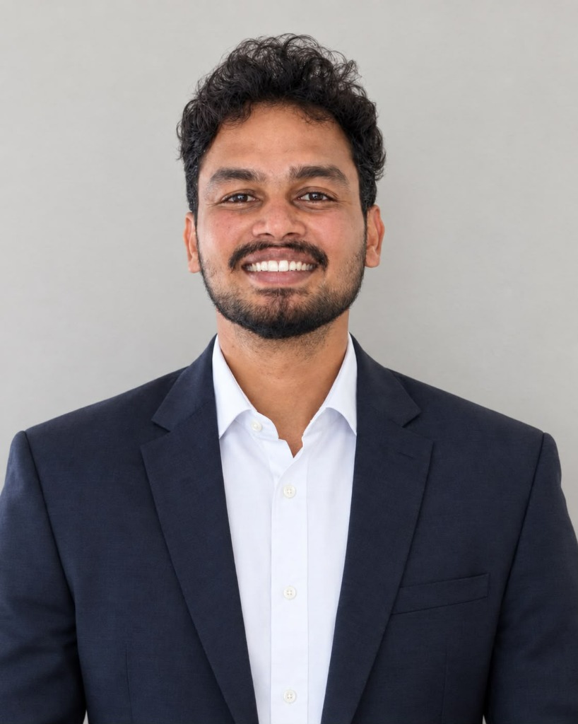 Portrait of Manish Madhav Pujari